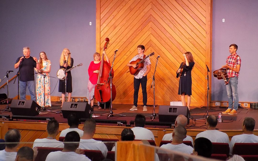 The Petersens Perform at Ellsworth Correctional Facility